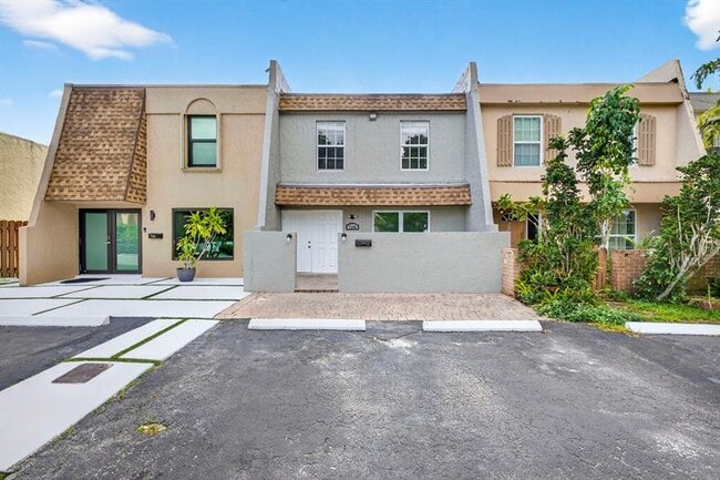 Building Photo - 7506 NW 75th St