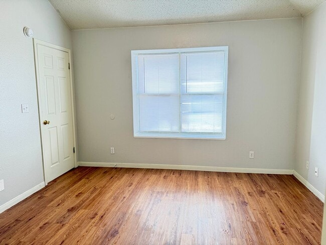 Building Photo - 2503 Marlin Dr