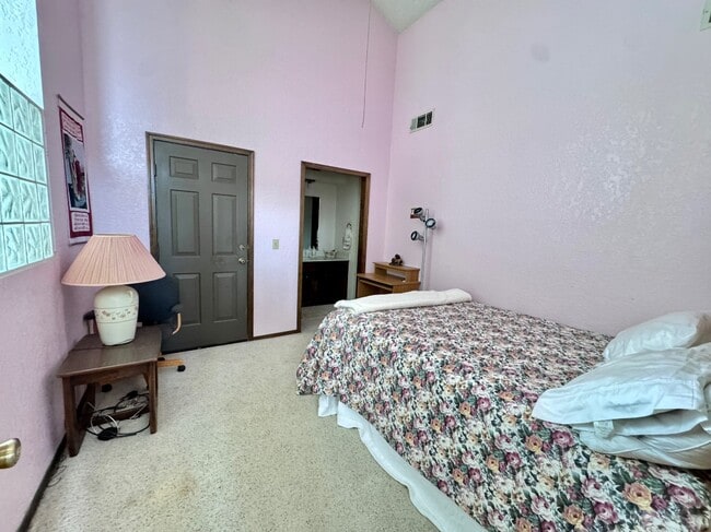 Building Photo - 2825 Tealwood Dr
