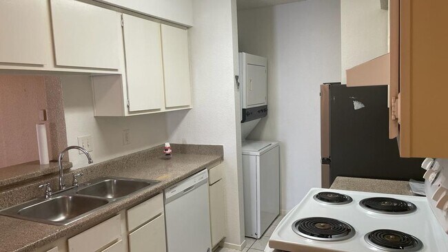 Building Photo - 12615 Brookglade Cir
