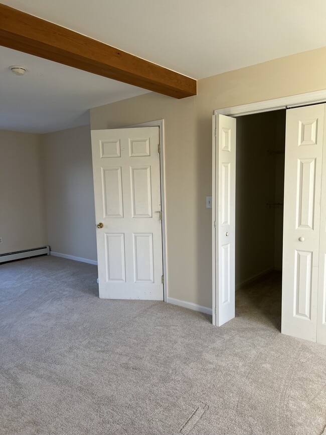 Building Photo - 9 Apple Blossom Ln