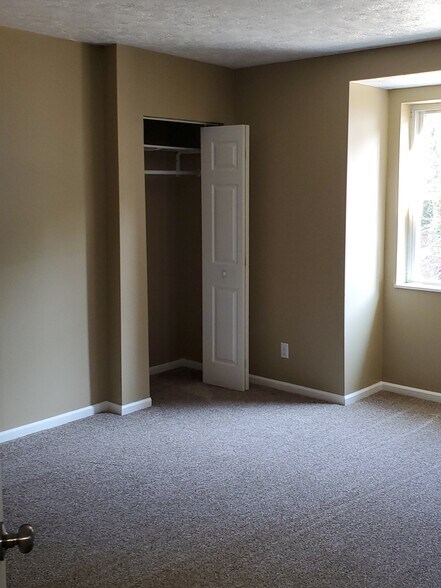 Front Bedroom - 2903 California Ave