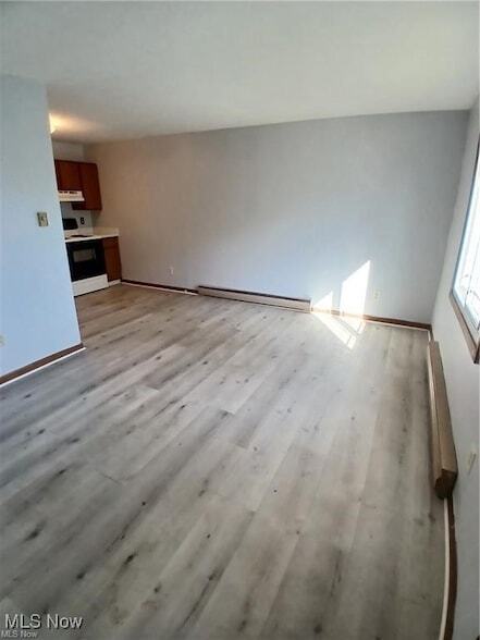 Building Photo - 31 1/2 Elm Street Unit