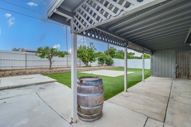 Building Photo - Imperial Beach, Gorgeous 4 bed 2 bath home...