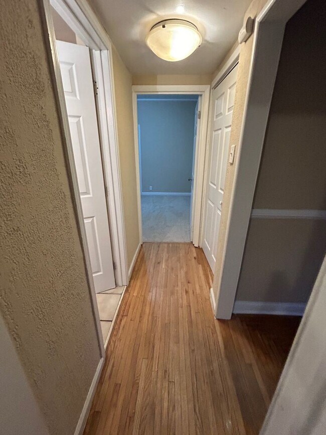 Building Photo - BELOW MARKET RENT!