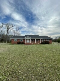 Building Photo - Spacious country home for lease