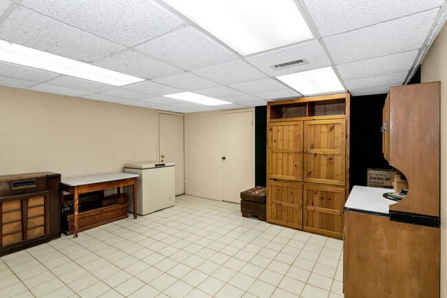Building Photo - 1101 Sausalito Ct