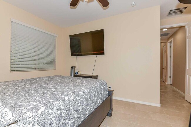 Building Photo - 19210 W Denton St