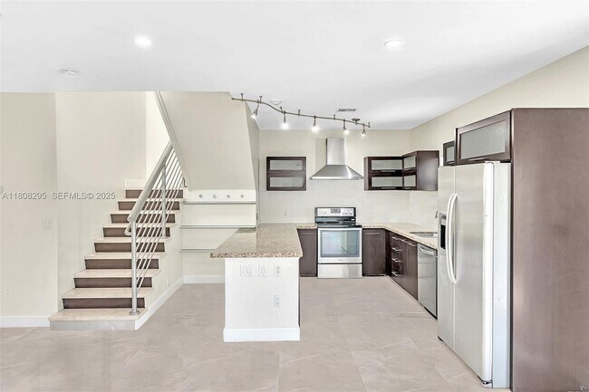 Building Photo - 2620 NE 214th St