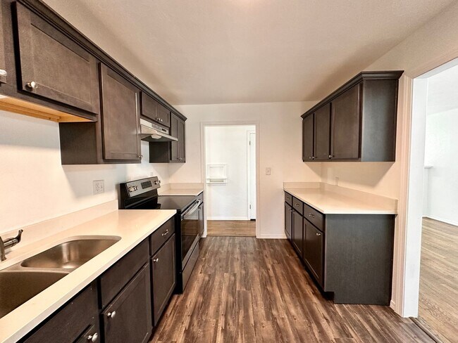 Building Photo - For Rent – Charming NW OKC Home with Solar Panels & Huge Backyard - Move in Deposit-Free (If Qual...