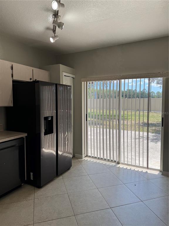 Building Photo - 18006 Birdwater Dr