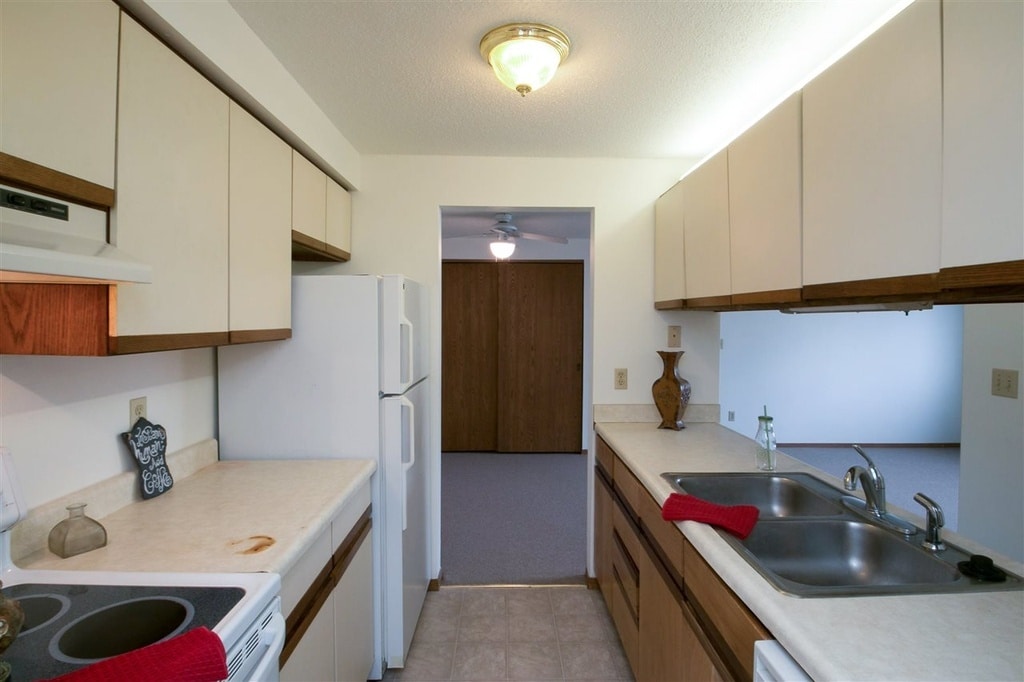 Building Photo - 812 Benton Dr