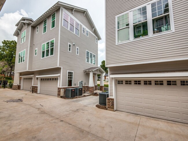 Building Photo - Welcome to a beautiful Craftsman-style end...