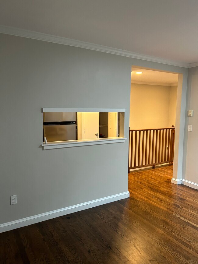 Building Photo - 15 E Springfield St