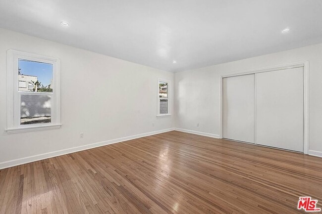 Building Photo - 1143 Cloverdale Ave