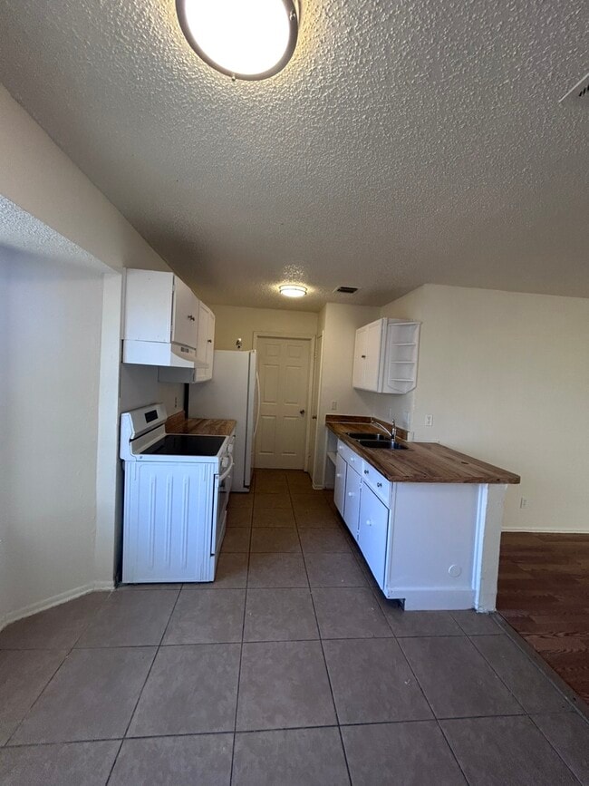 Building Photo - 4047 Indian Sunrise