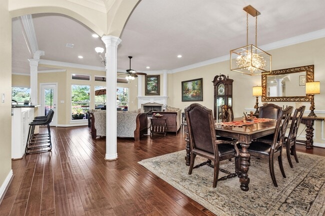 Building Photo - 1502 Wimbledon Dr