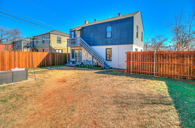 Building Photo - 3713 N Lee Ave