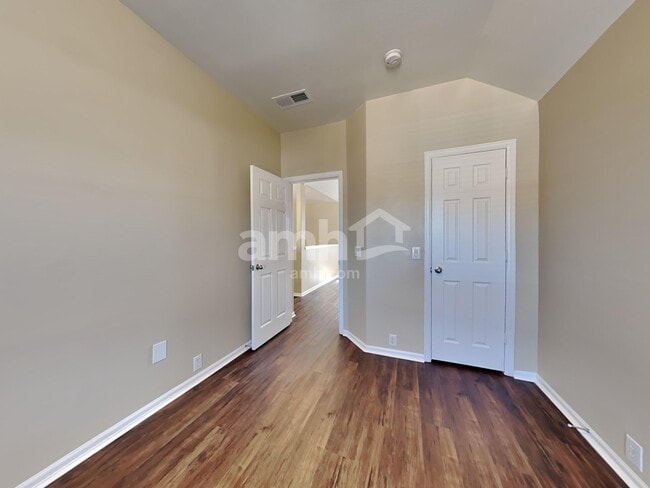 Building Photo - 2844 S Serrano