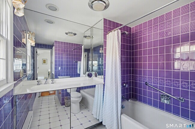 Building Photo - 217 W Shore Ave