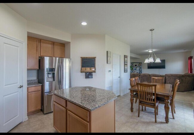 Building Photo - 6143 Brandon Dr