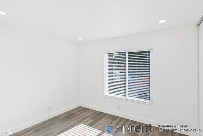 Building Photo - 3 br, 2 bath House - 999 Rawlings Drive, S...