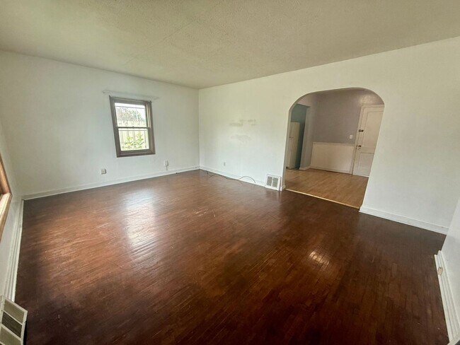 Building Photo - 3 Bed 1 Bath Single Family Home in Wausau ...