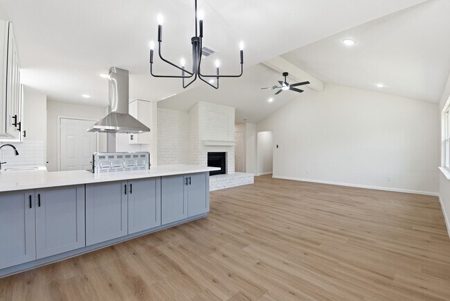 Building Photo - 7310 Sonnet Glen Ln