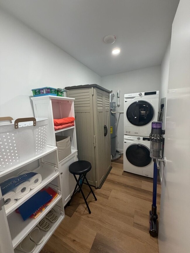 Building Photo - Ready to Move in Brand New Condo! Fully Furnished! 2 Bed/2 Bath/1 Parking at The Park on Ke‘eaumoku!