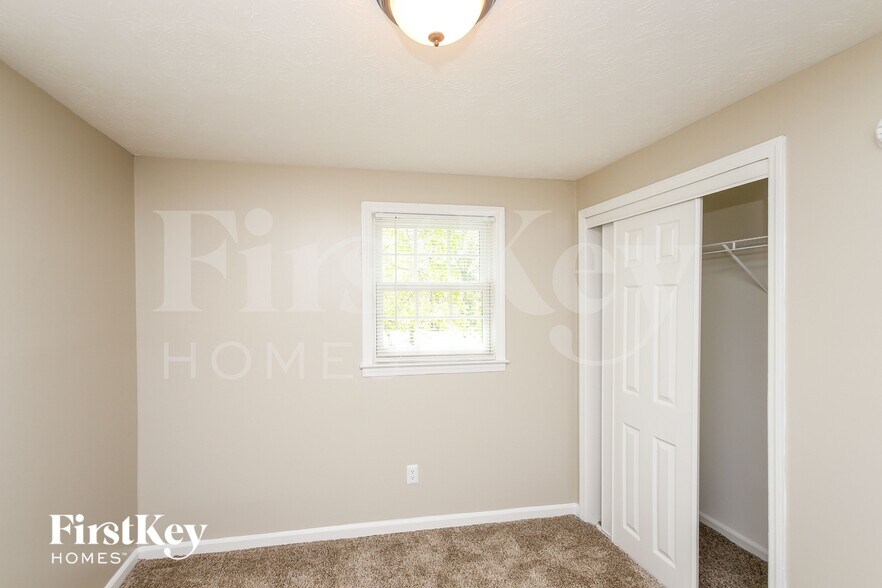 Building Photo - 3548 Birchwood Dr