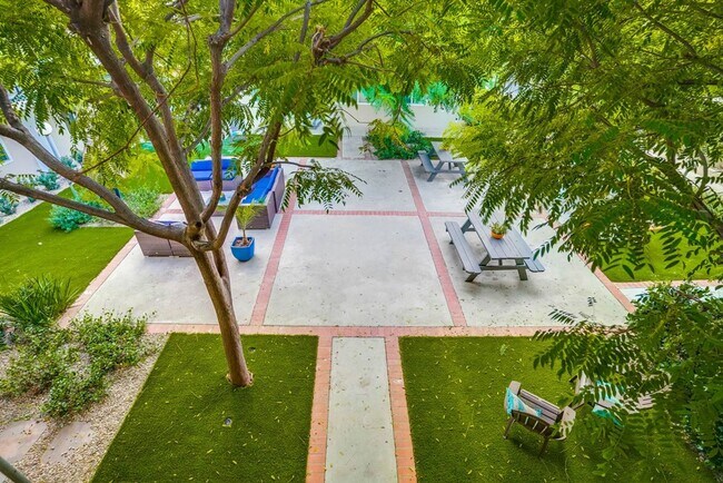 Building Photo - 3105 W 27th St