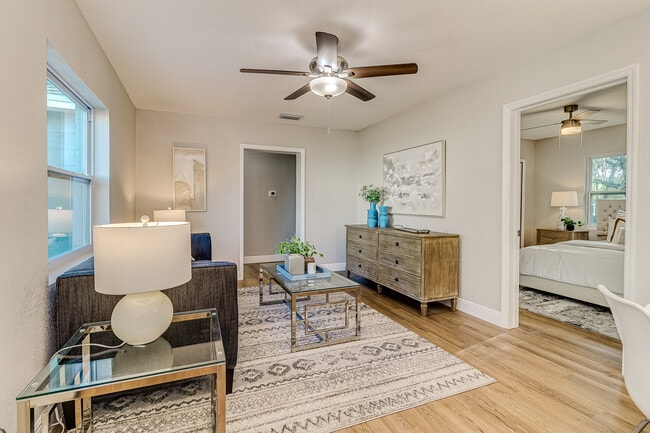 Building Photo - 516 Mabel Ave