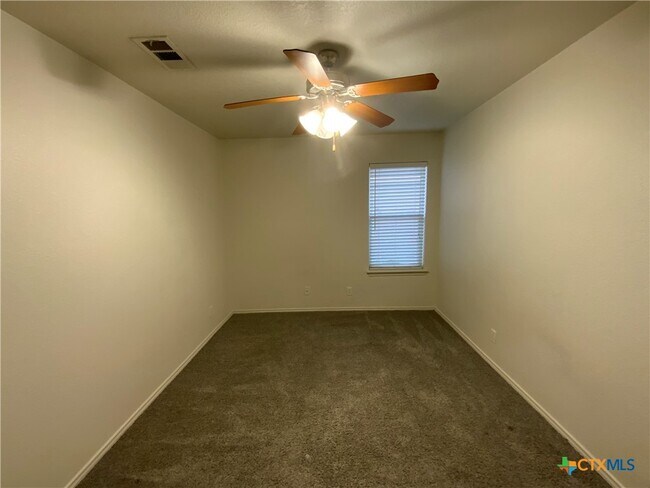 Building Photo - 4716 Stonehaven Dr