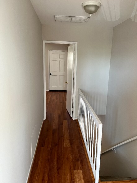 Building Photo - 514 E Valencia Ave