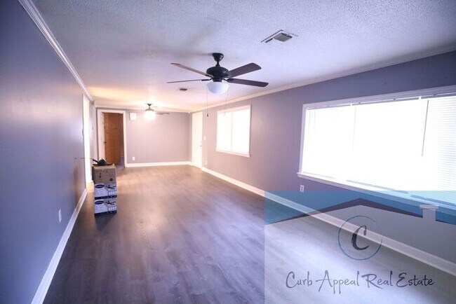 Building Photo - Recently renovated 3 bed, 1 bath house - includes workshop (electricity & bath), storage shed & f...
