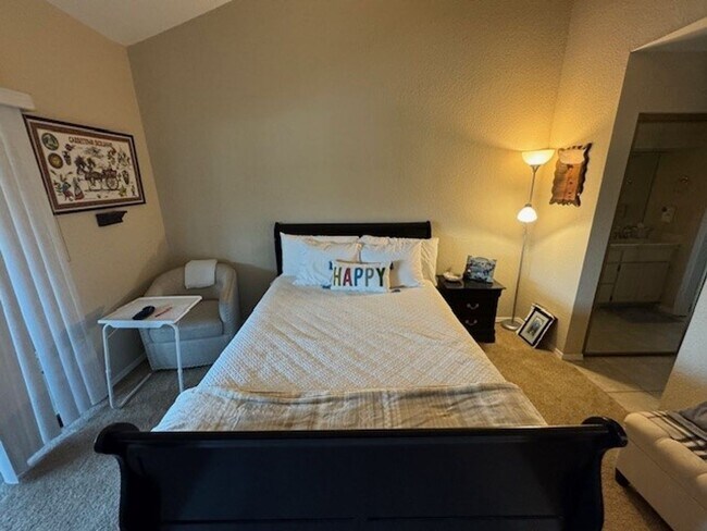 Building Photo - 3BR 3BA Townhome-Best view of the River & Laughlin Casino Skyline