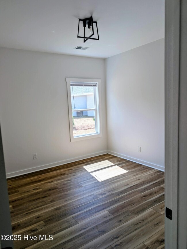 Building Photo - 841 Greenwood Ct