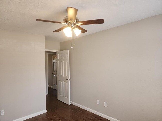 Building Photo - 8307 Holmwood Dr