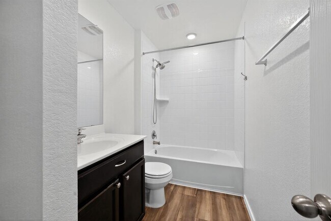 Building Photo - 596 Wyatt Wy