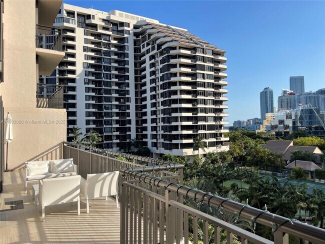 Building Photo - 540 Brickell Key Dr