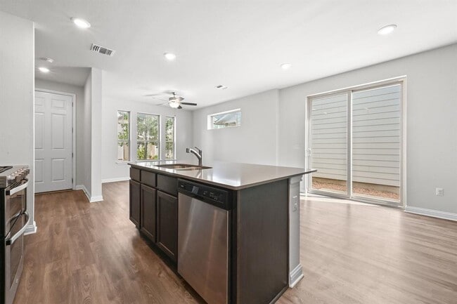 Building Photo - 7902 Mellencamp Dr