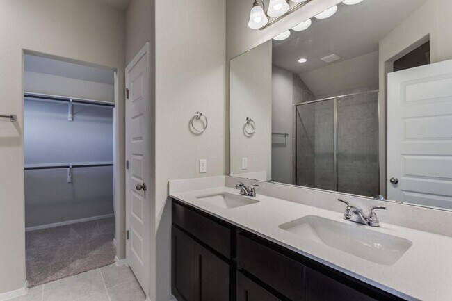 Building Photo - 412 Delta Crst