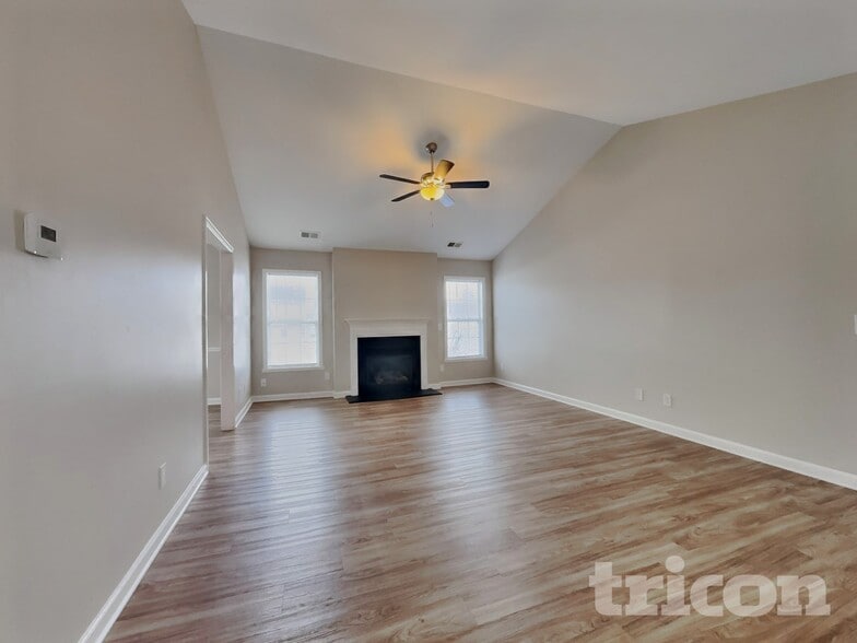 Building Photo - 1617 Faircrest Ln