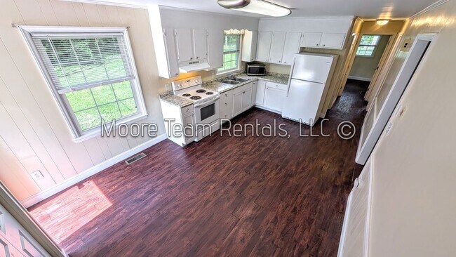 Building Photo - 3 Bed / 1 Bath House