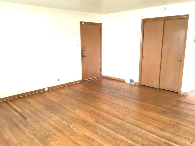 Building Photo - 10350 Milford St