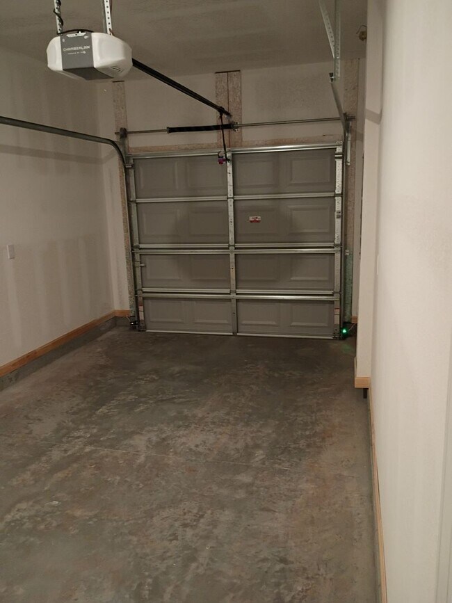 Building Photo - 5659 Ansley St