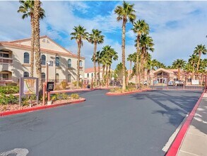 Building Photo - Ground floor condo in Green Valley Ranch area