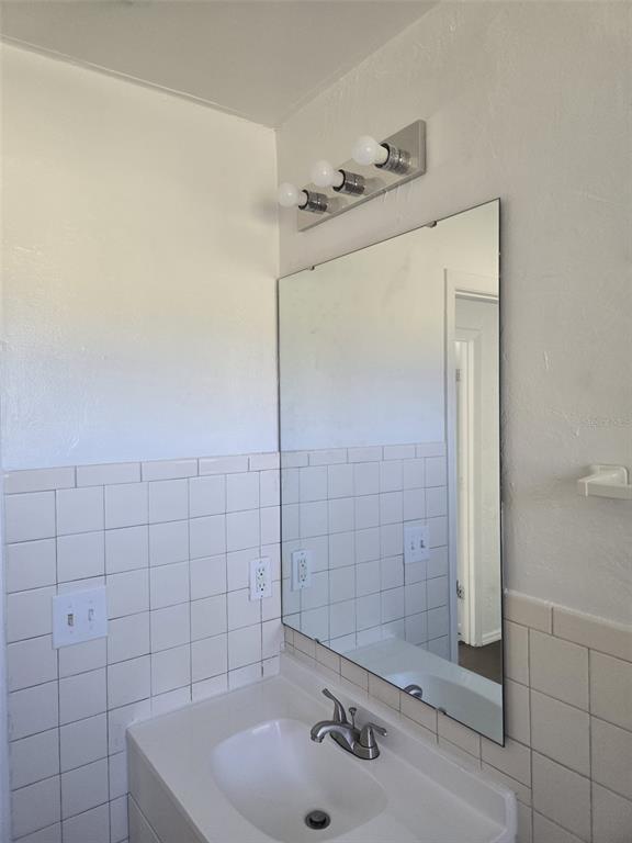 Building Photo - 701 W Beresford Rd