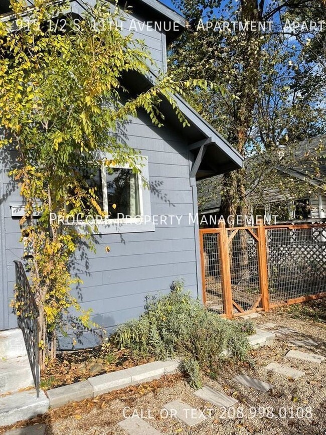 Building Photo - This is a great 1 bedroom 1 bath apartment...