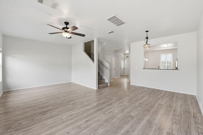 Building Photo - 9631 Coyote Creek Dr